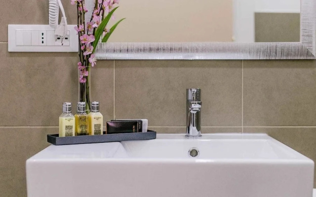 Bloom Apartment by La Griffe