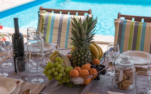 Stunning Home in Vrsar With Wifi and 3 Bedrooms