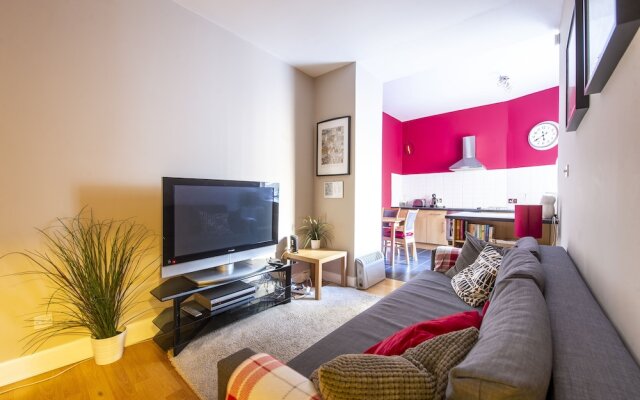 JOIVY Great Location! - Charming Apt by Edinburgh Castle