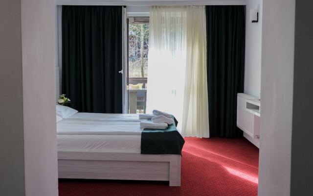 Hotel Cirus