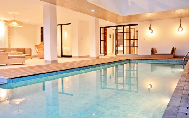 Kamala Villa 10 bedrooms with a private swimming pool