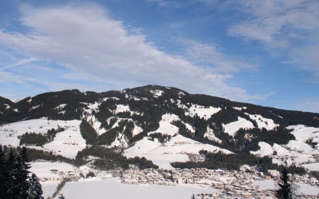 Beautiful Apartment Near Ski Area in Kirchberg