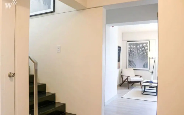 w Outstanding 2BR Duplex With AC in San Isidro