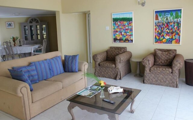 Beachcomber Club