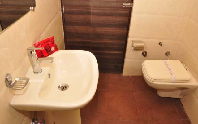 OYO 1977 Hotel Grand Galaxy