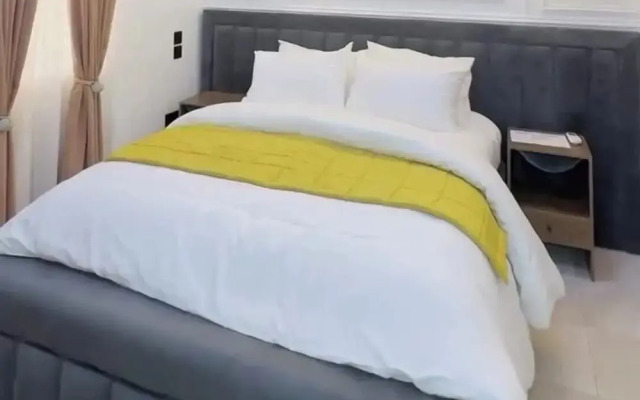 Calli's Court Apartment