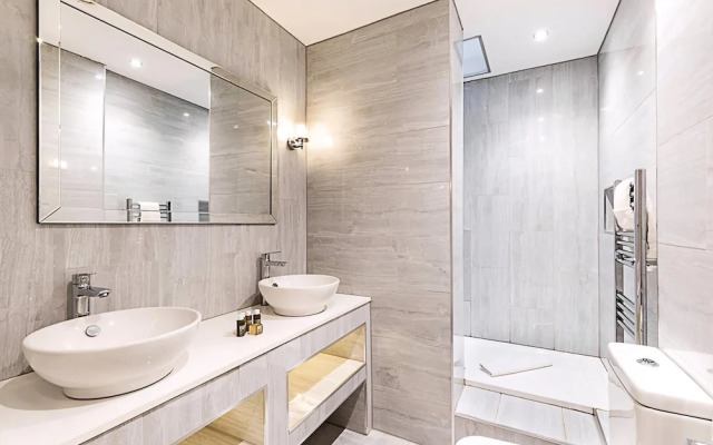 Beautiful Two Bedroom Abode in Notting Hill