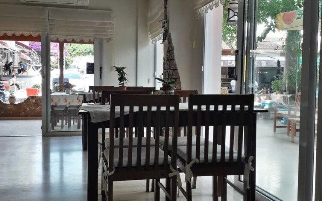 Ayhan Otel