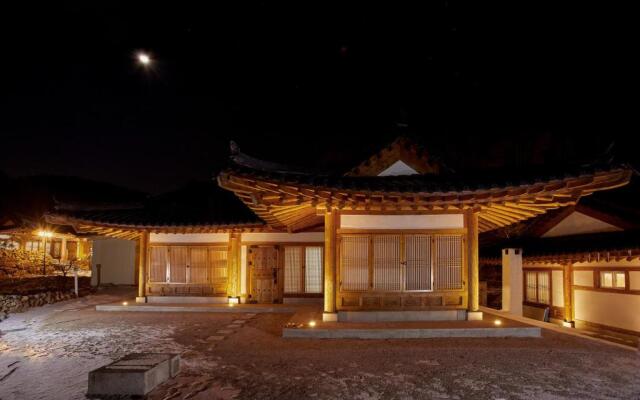 Hanok Ridge Pension