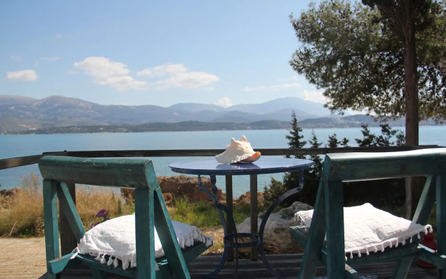 Alekos Beach Houses-Romance