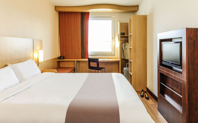 Hotel ibis Friedrichshafen Airport Messe