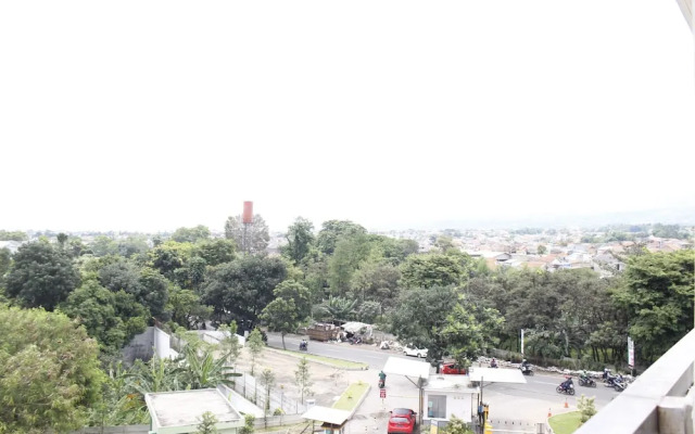 Bright & Stylish 2BR at Gateway Pasteur Apartment