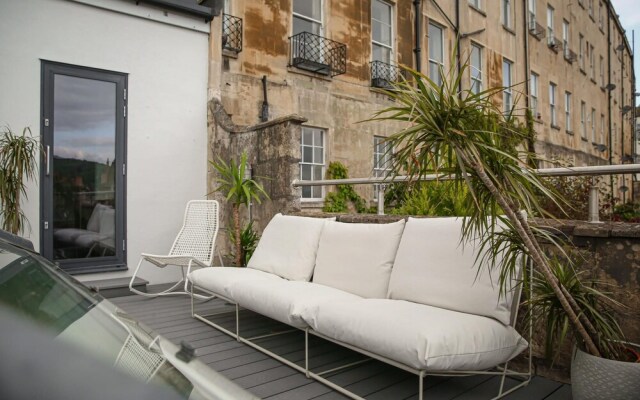 Awe-inspiring Townhouse With Balcony and Terrace