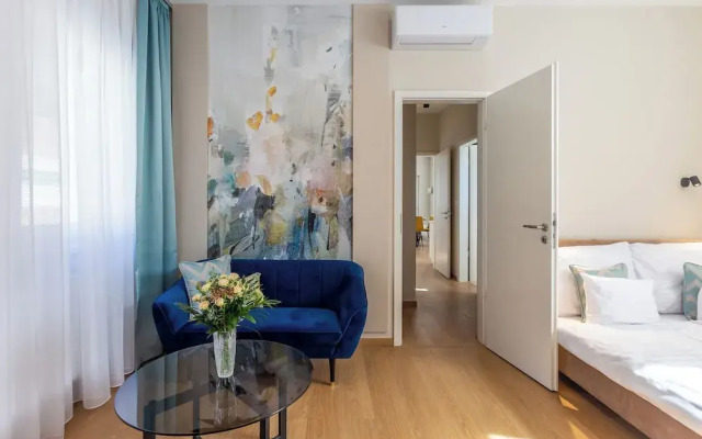 Nemes Apartment The Petite