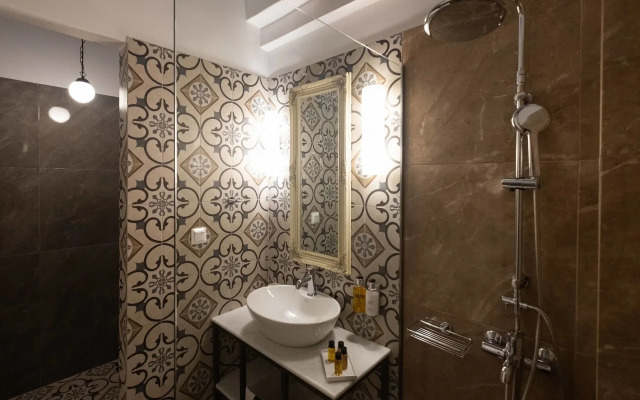 Athenian Yard Suites