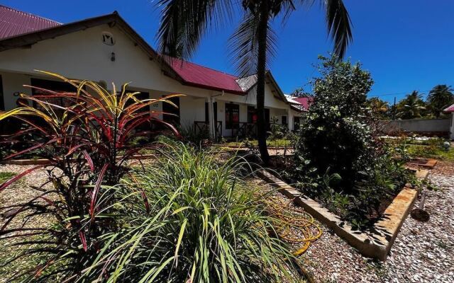 Balungi Bungalow & Restaurant