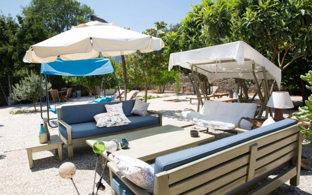 Important Group | Villa Daisy