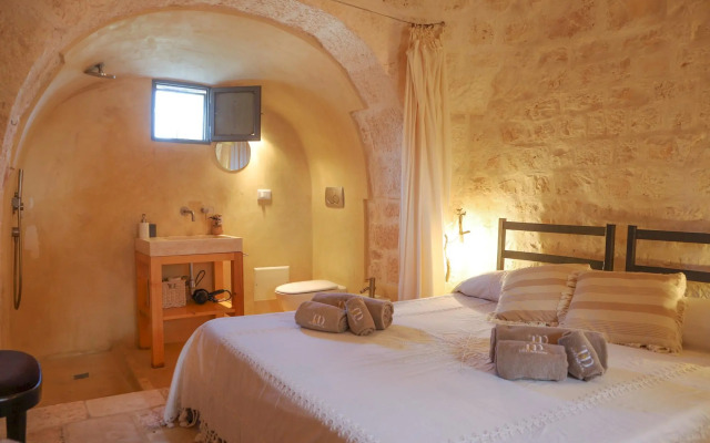 TD Trulli Terralta Panoramic Pool Over Countryside