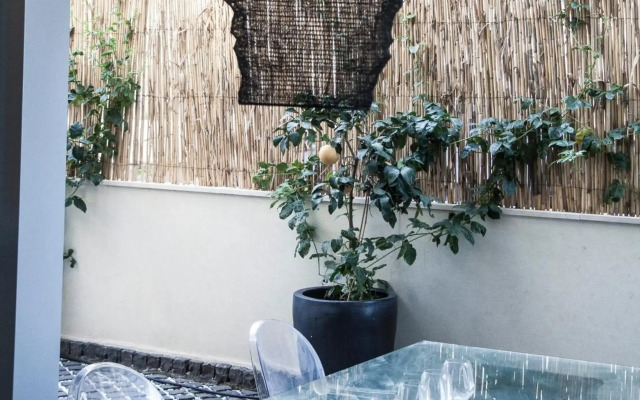 Etis garden seafront