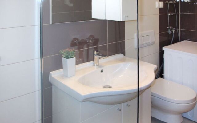 Andjelka (TGR147) 25384