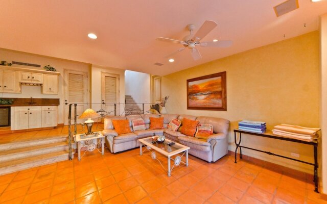 Spacious with Convenient Cabo Location, Villa Ballena