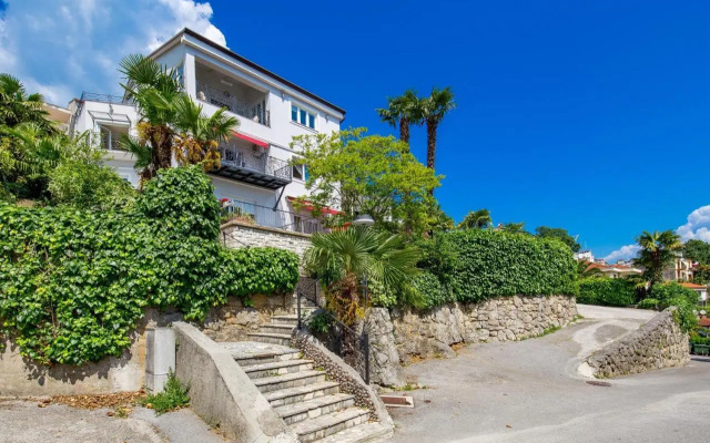 Villa Tomić Apartment Mia near the sea