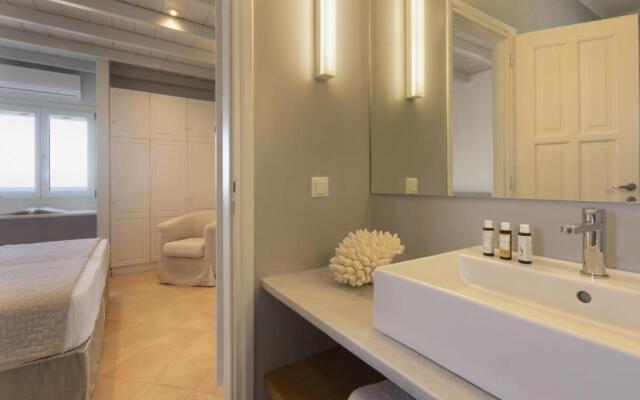 Stunning Beachfront 3BR Villa that has it ALL!