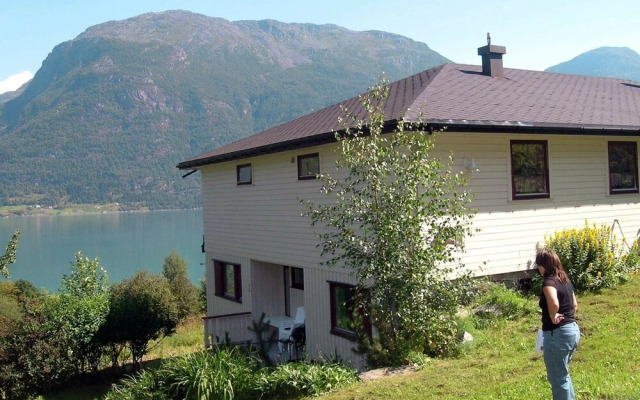 4 Person Holiday Home in Høyheimsvik
