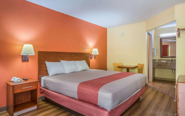 Rodeway Inn & Suites