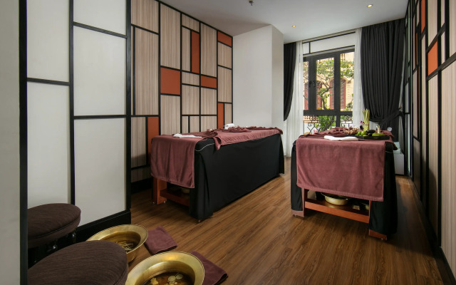Rising Dragon Legend Hotel