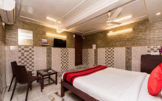 OYO 4144 The Banquet