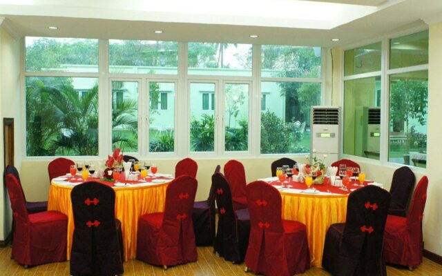 Green Leaf Hotel