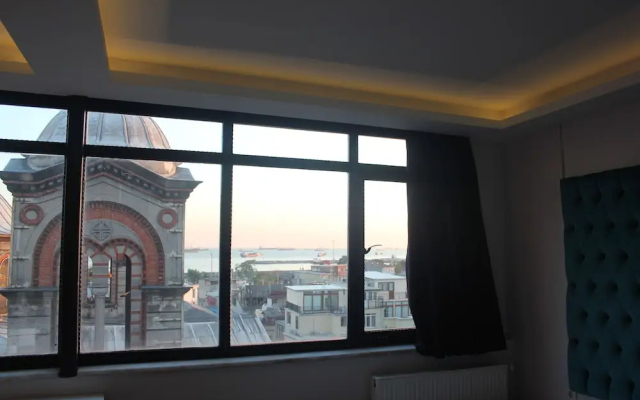 Alf Hotel