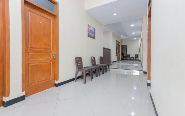 RedDoorz @ WR. Supratman Batu