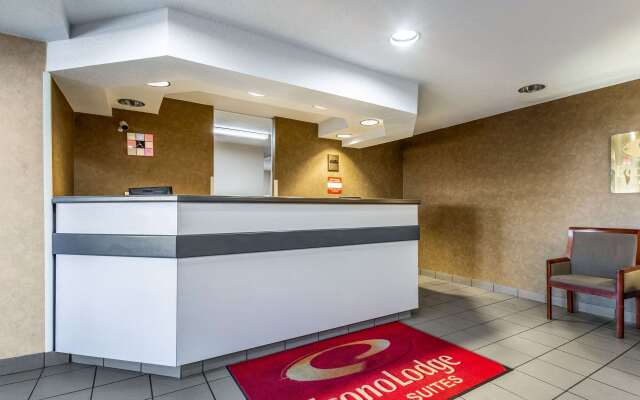 Econo Lodge Inn & Suites Evansville