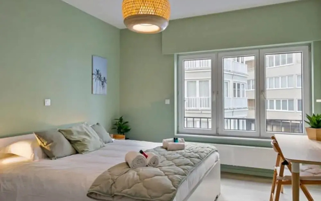 Stylishly Refurbished Apartment With sea View