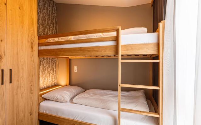 Modern Holiday Apartment With 2 Bedrooms in Fugen