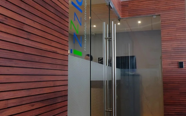 izZzleep Aeropuerto Terminal 2