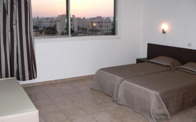 Costantiana Beach Hotel Apartments