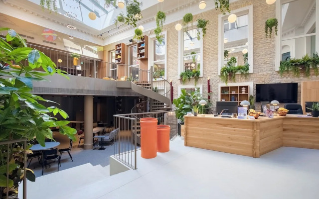 Maverick Athenaeum Hotel