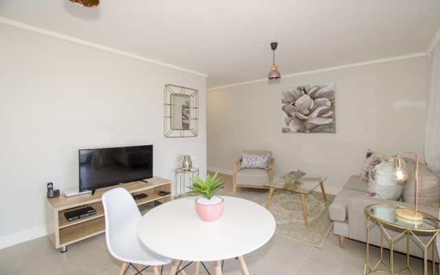 Waters Edge Luxury Apartments