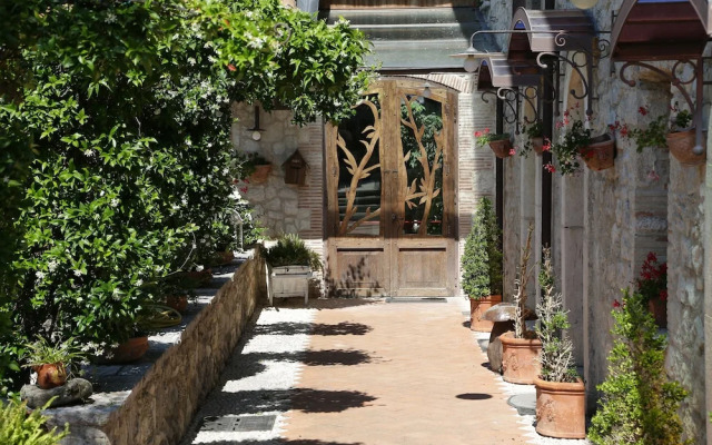 Valle Dell'Aquila Country House