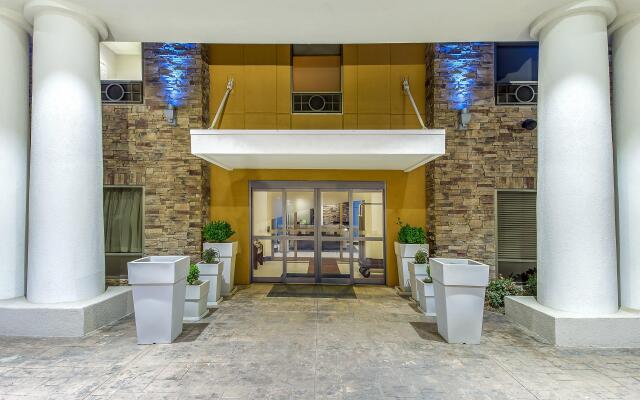 Holiday Inn Express & Suites Morristown, an IHG Hotel