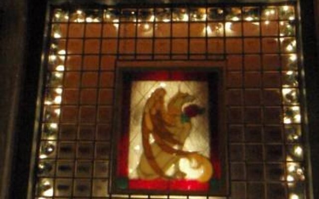 Loyalist Inn & Suites