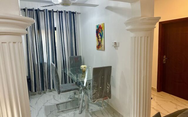 Star Light Apt #3 - The Retreat Apartments