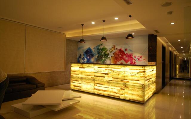 Click Hotel Sapphire Star Indore