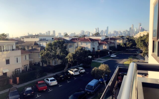 Port Melbourne Beach Front Apartment