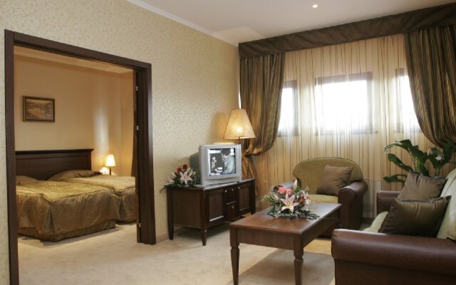 Yantra Grand Hotel -Sharlopov Hotels