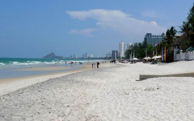 Baan San Ploen Condominium by Renvio