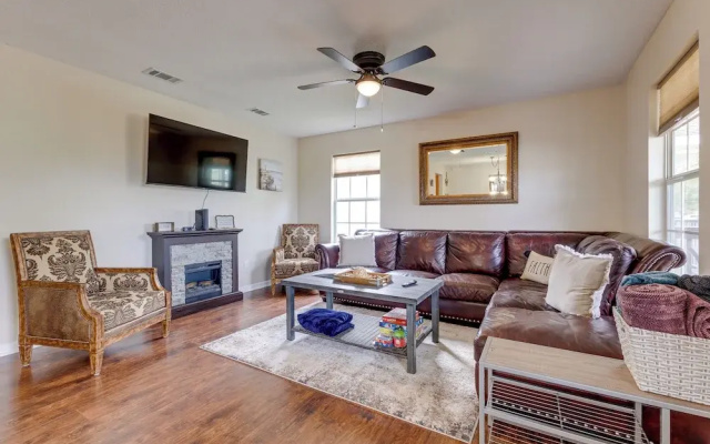 Charming Biloxi Vacation Rental Near Beach!